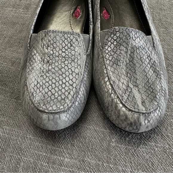 Ros Hammerson The Reagan in Silver Snake Print - Picture 5 of 14